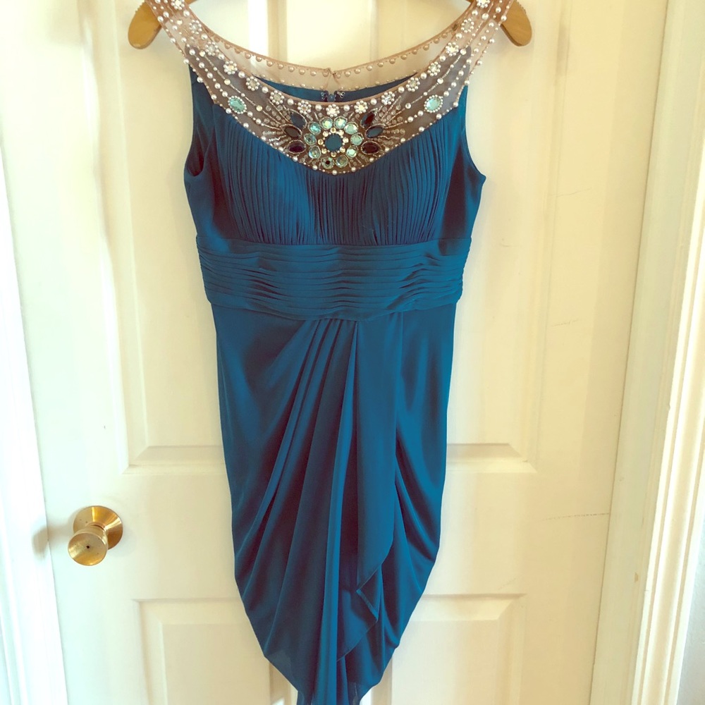 Adrianna Pappell size 4P dress with beaded straps